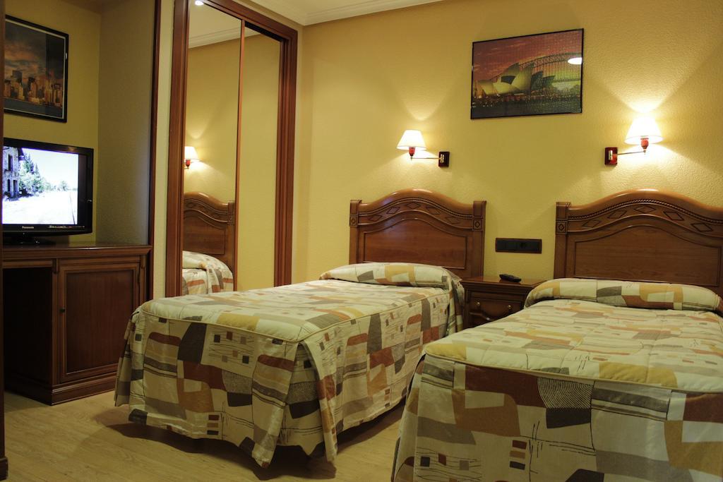 Hostal Ana Belen Madrid Eksteriør bilde